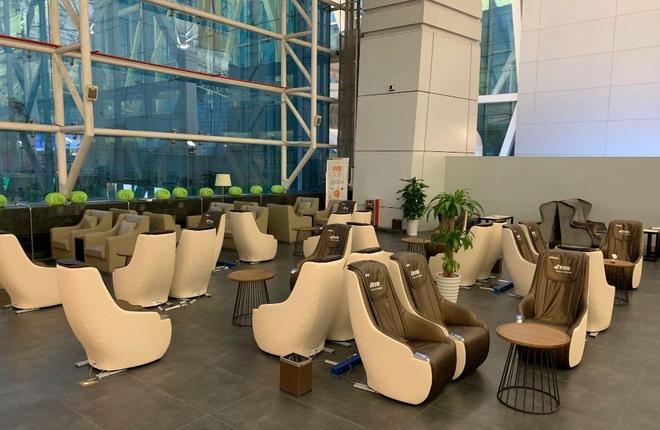 机旅行保险安全与保障的双重考量j9九游会入口首页旅途贵宾：飞(图1)