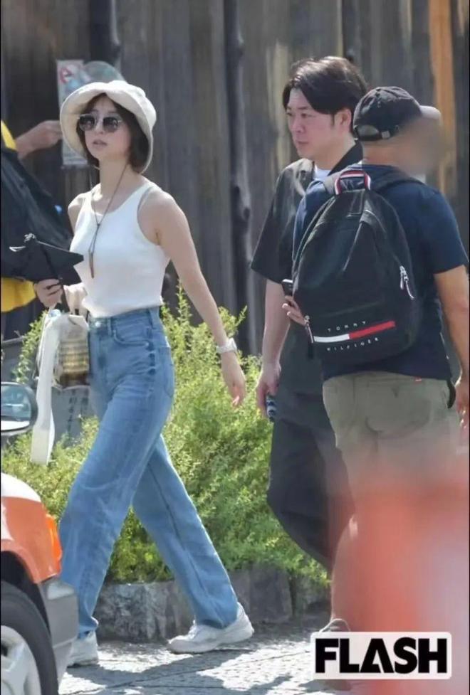 不伦：那些背离“完美形象”的丑闻j9九游会登录盘点近年热点女星(图10)